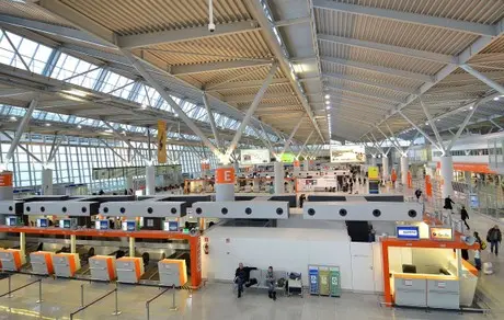 sala check-in aeroporto varsavia chopin