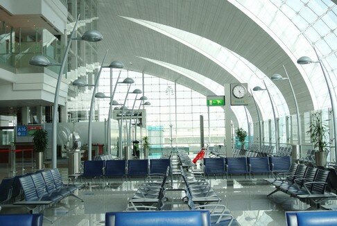 interno terminal aeroporto dubai