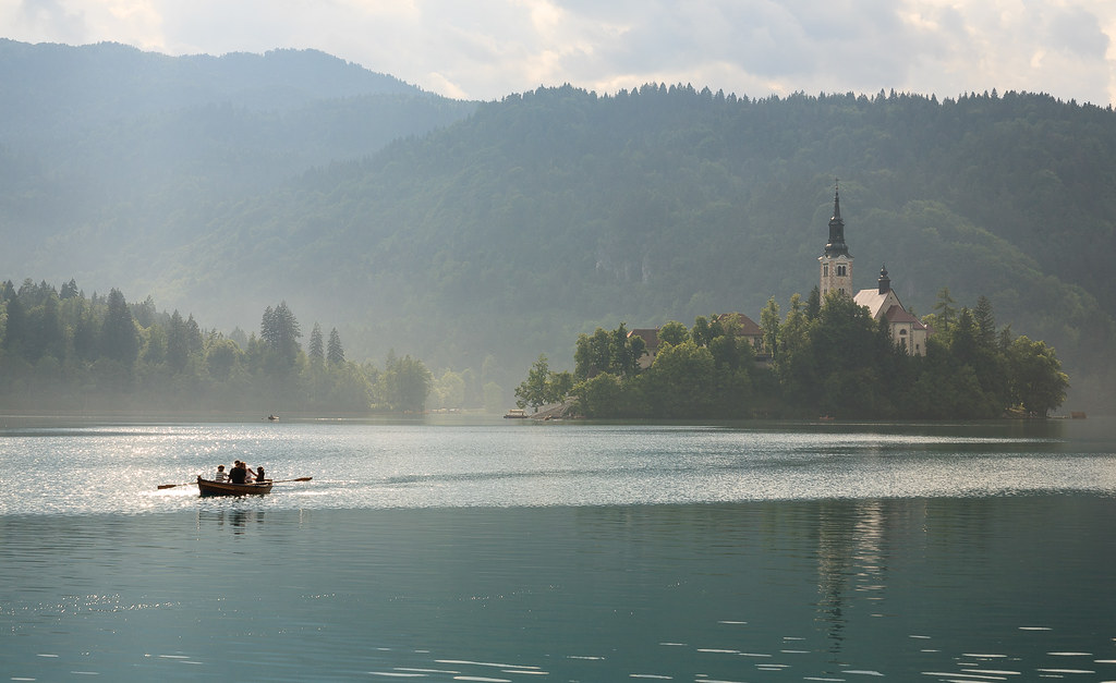 lago bled slovenia chiesa