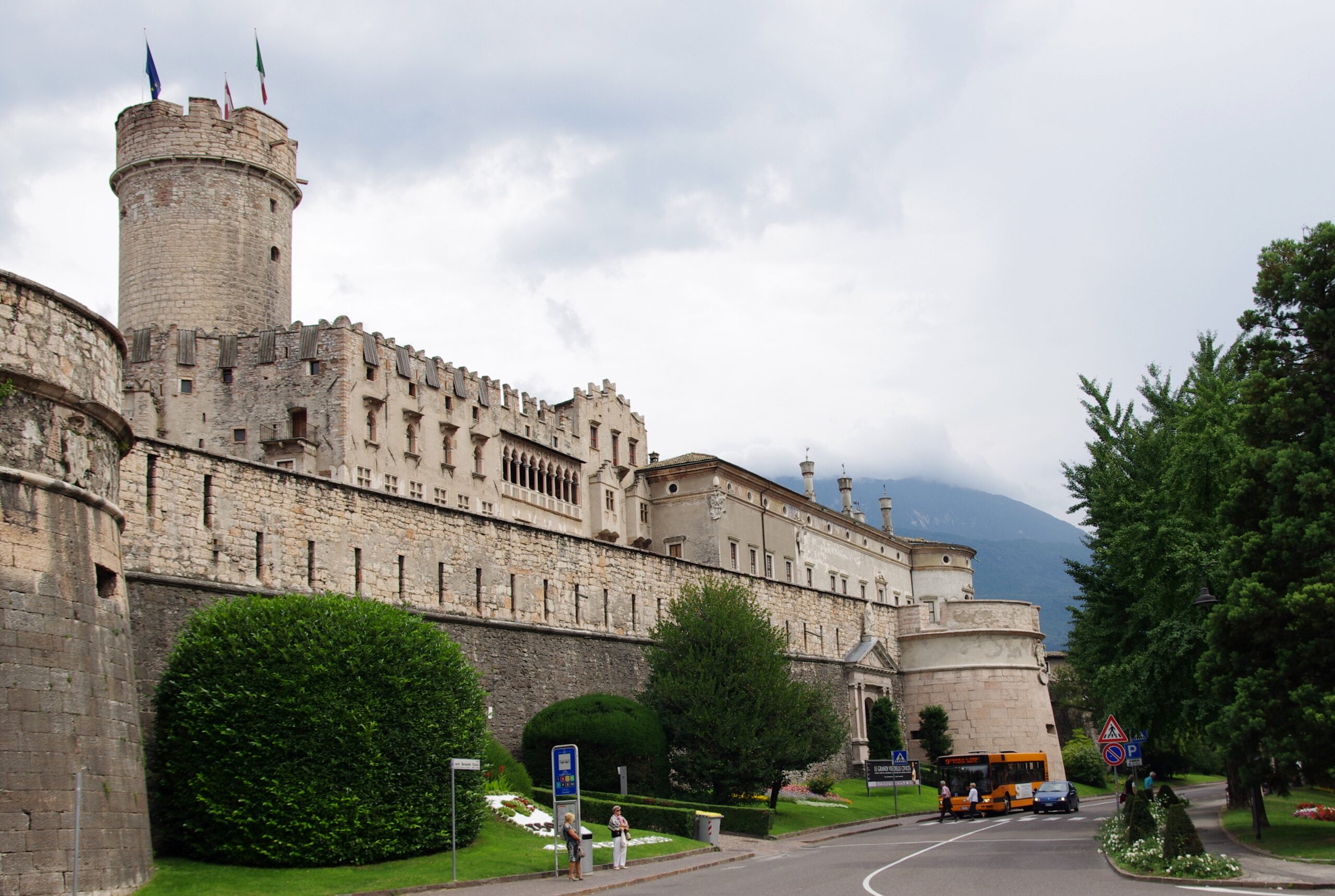 Visitare Trento: Guida alle Attrazioni e Attività nella Città Trentina