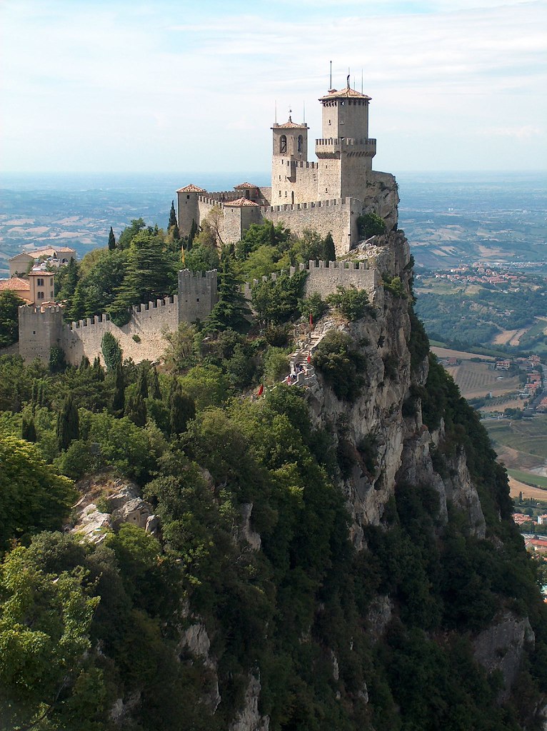 Guida turistica cosa vedere a fare, attrazioni di San Marino, come muoversi e consigli di viaggio
