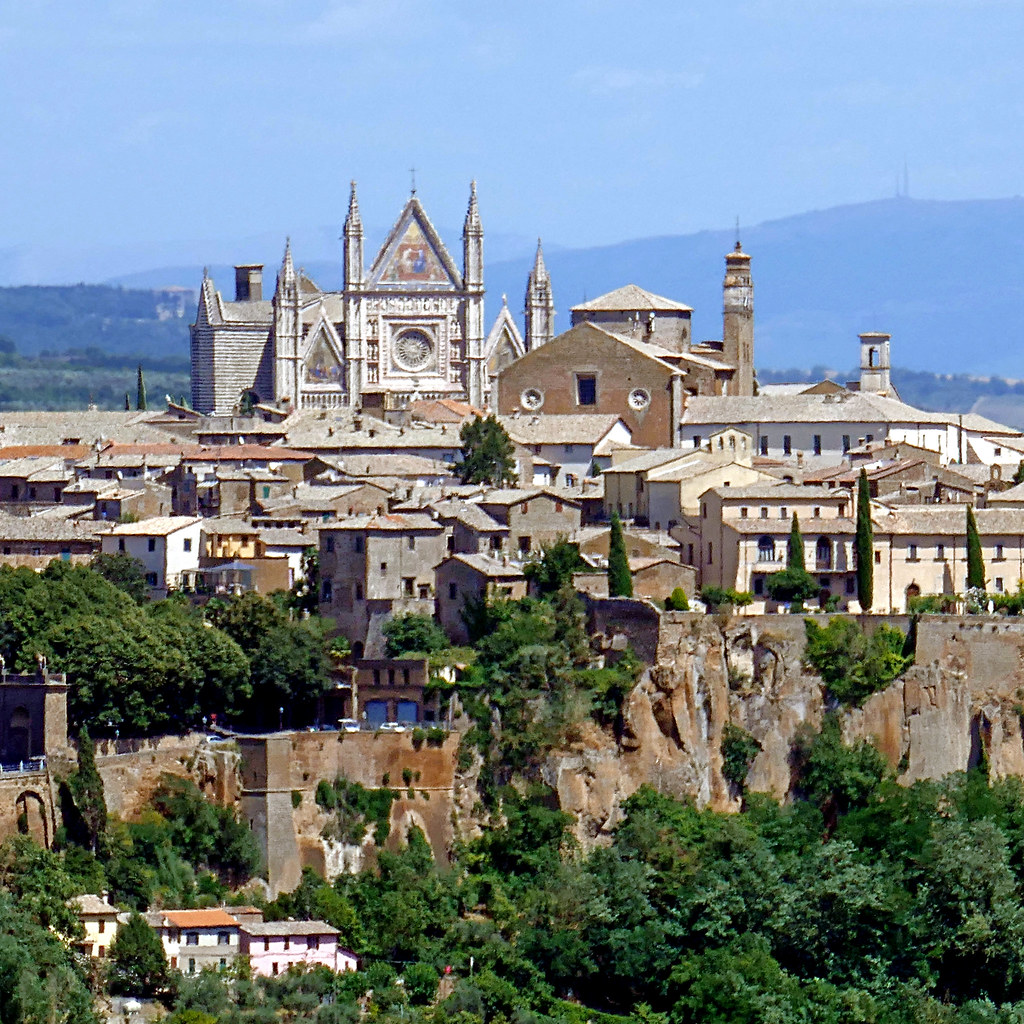 Umbria: un tuffo nella storia tra Orvieto, Narni e Todi