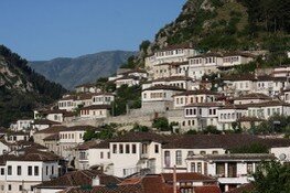 Berat la città dalle mille finestre, Albania